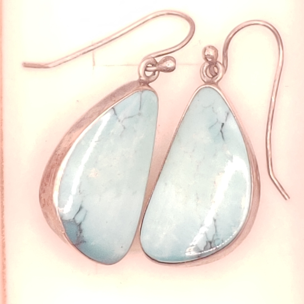 Handmade sterling silver sky torquise earrings